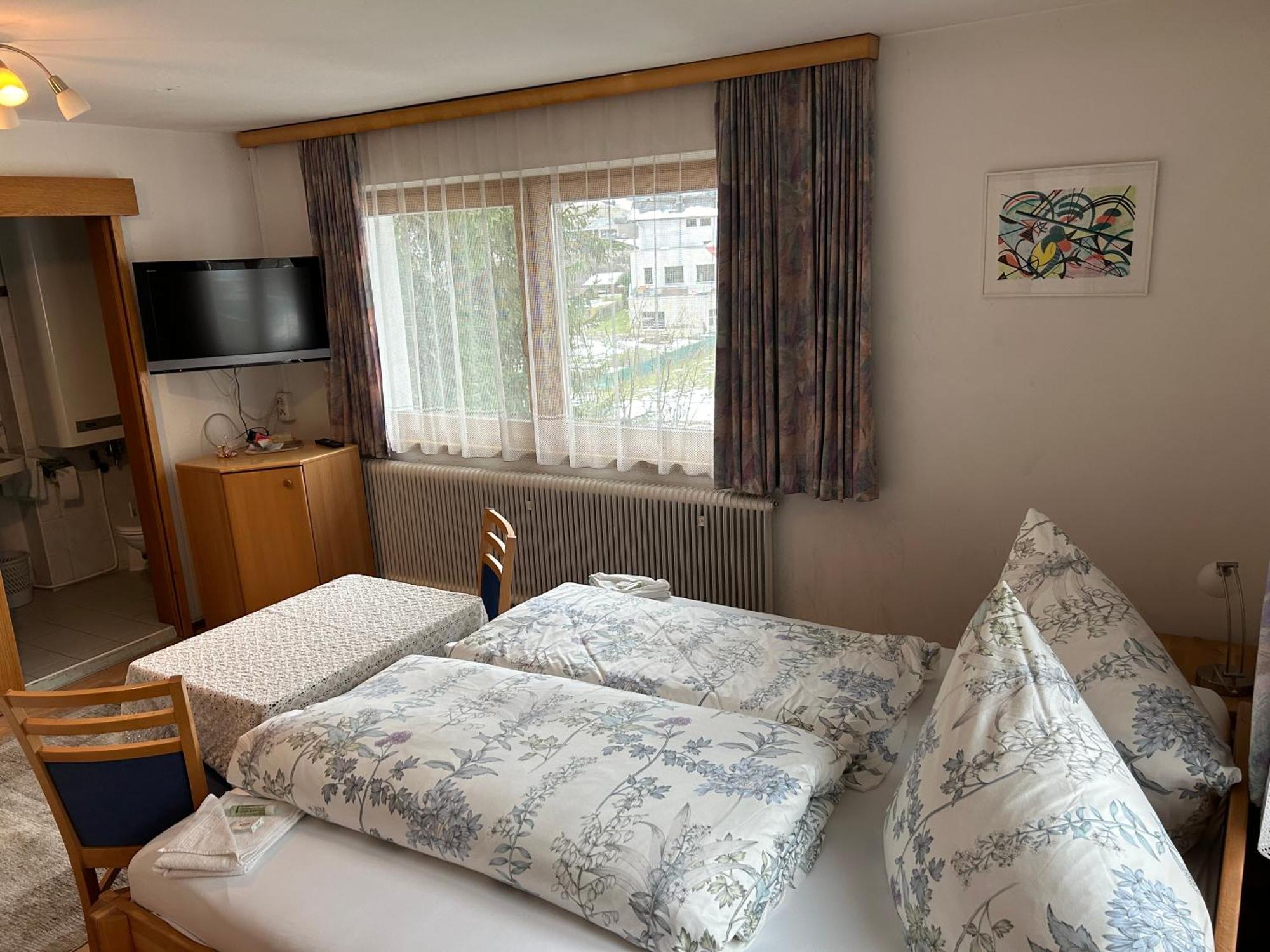 Austrian Motel Heiss Prutz Exterior photo